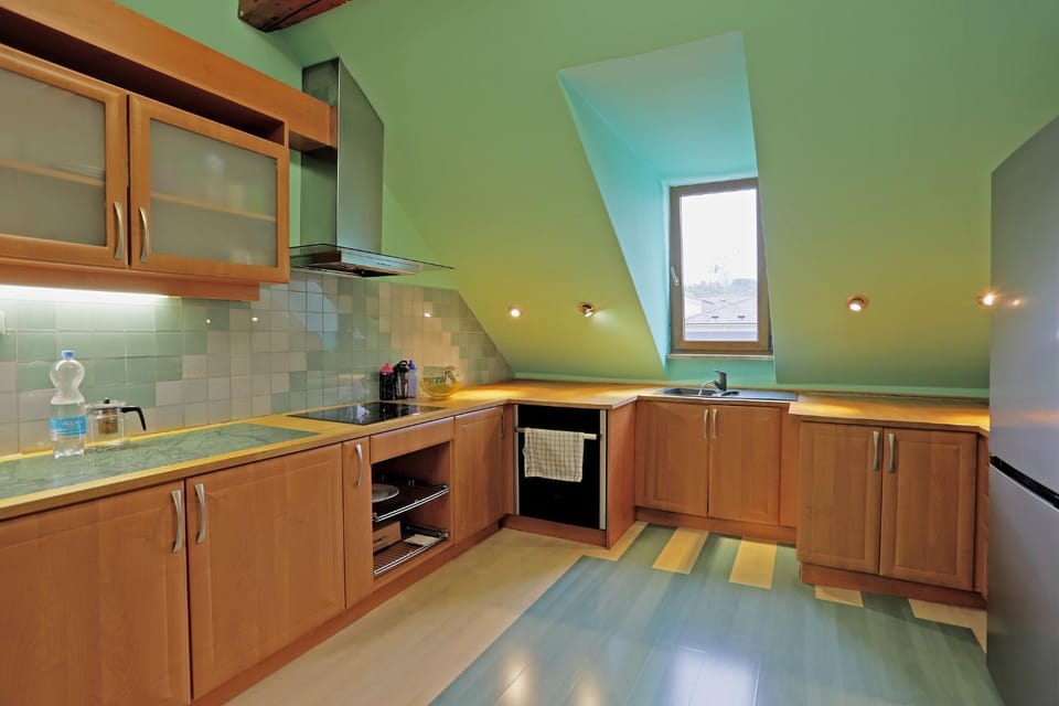 Kitchen or kitchenette, oven, stove, stove, toaster, toaster, kitchen, kitchen
