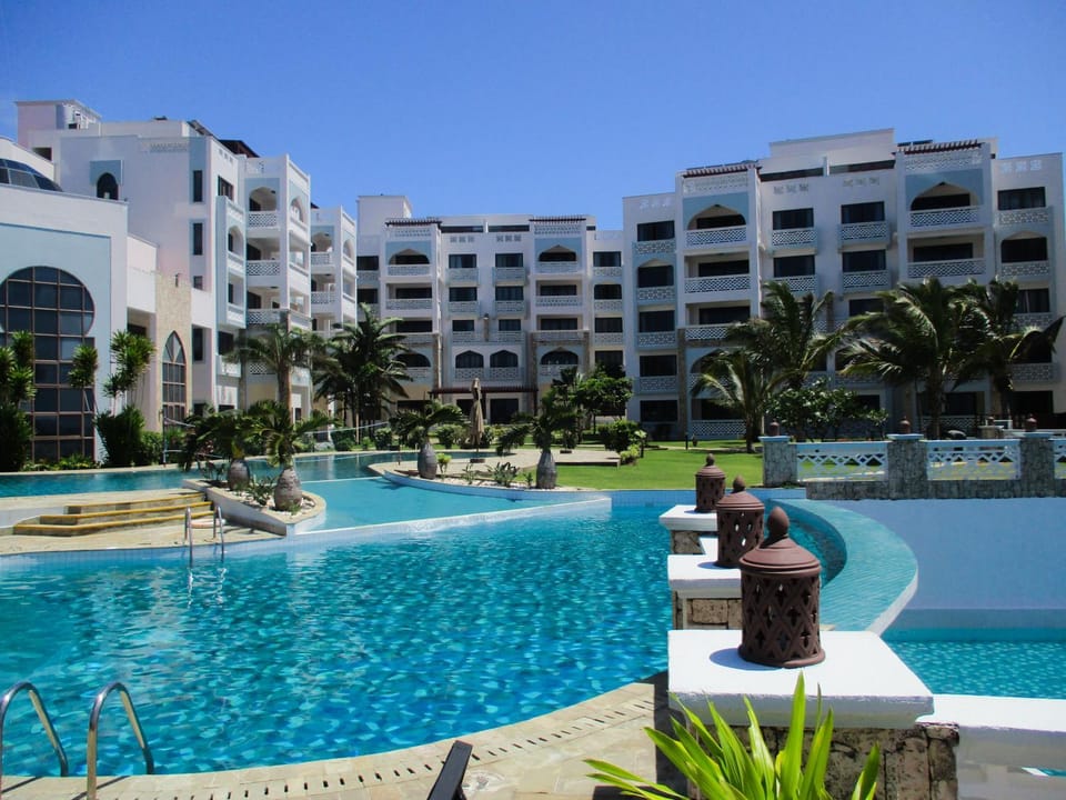 Property building, Swimming pool