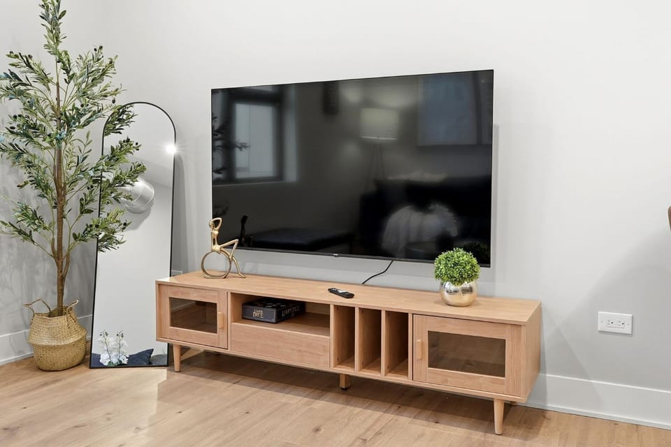 Comfy Condo - Gym Free Parking & Modern Amenities Apartment in Chicago