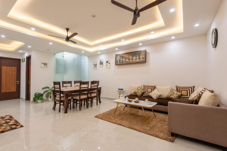 Living room, Dining area