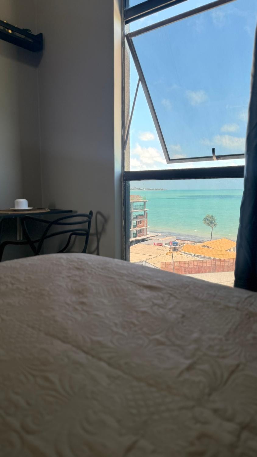 Bed, View (from property/room), City view