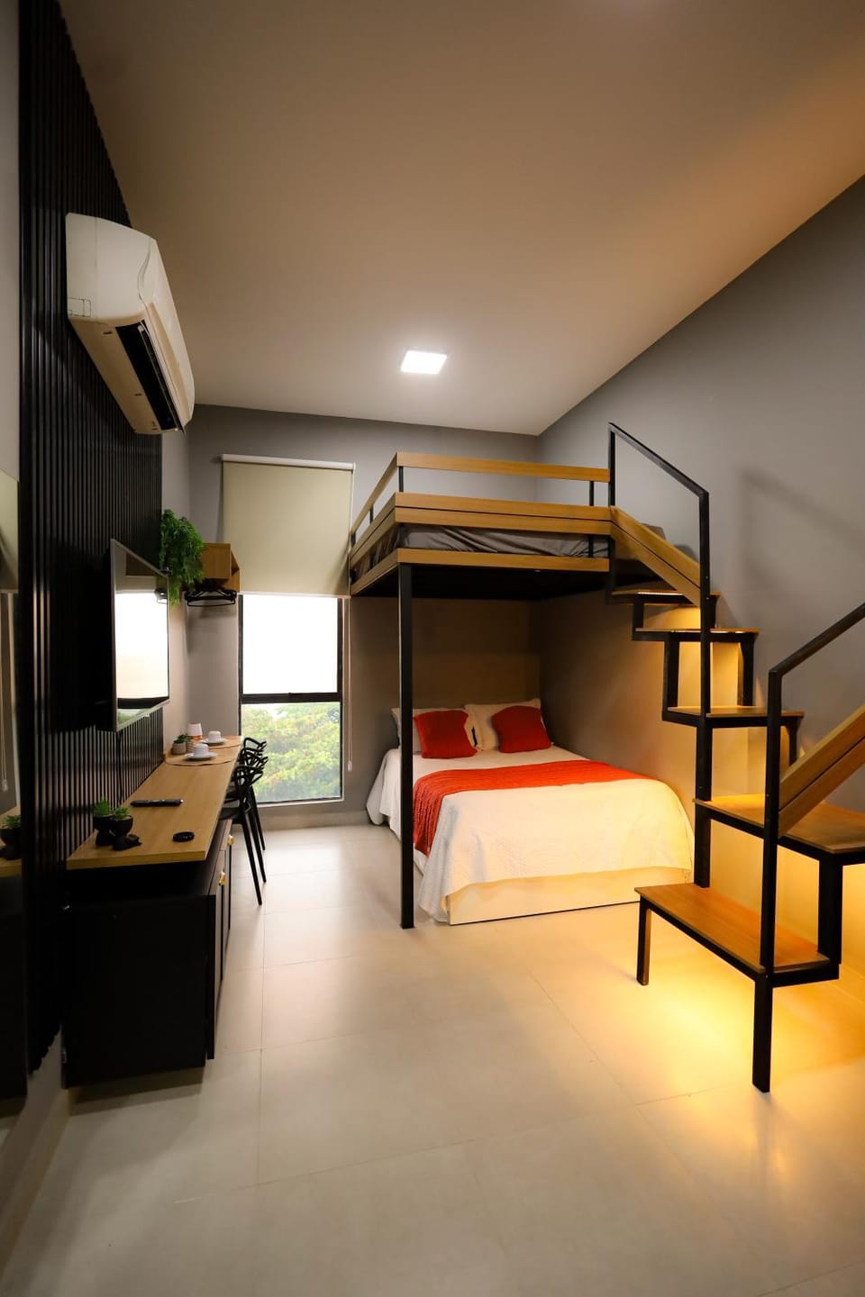 Photo of the whole room, Bedroom