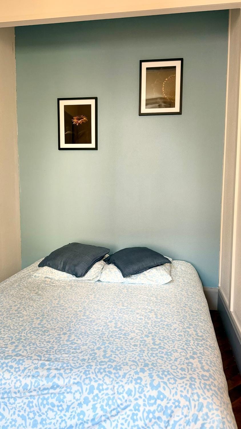 Bed, Bedroom