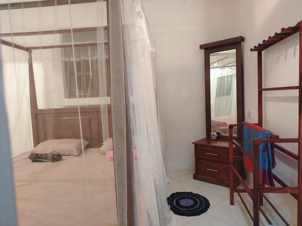 Bed, Bedroom, cot