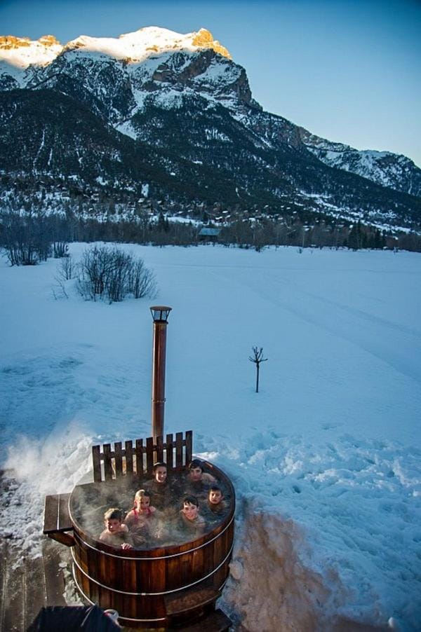 Natural landscape, Winter, Hot Tub, Mountain view