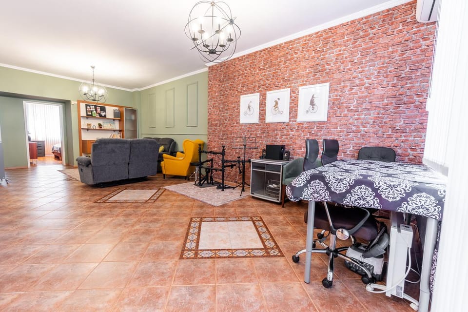 Communal lounge/ TV room, Living room