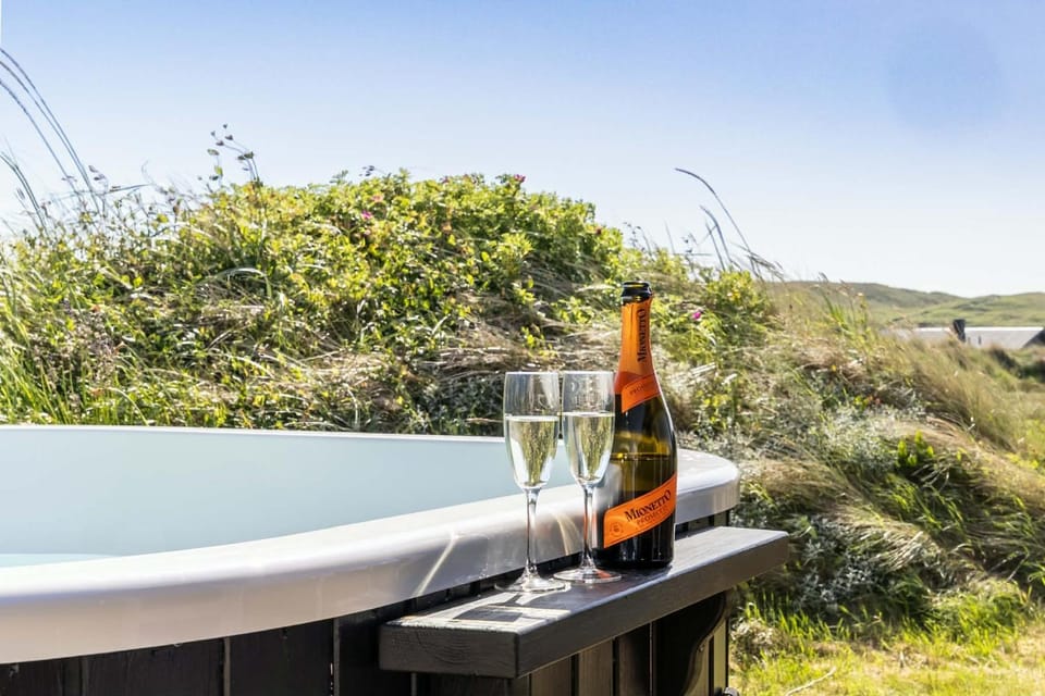 Natural landscape, Spa and wellness centre/facilities