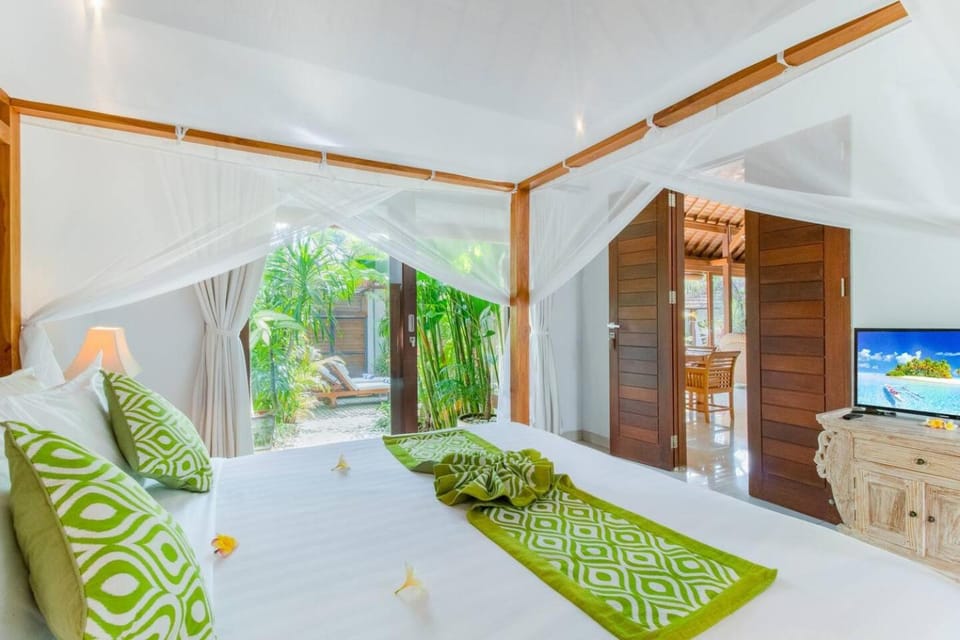 Villa Istana 1 - Heart of Seminyak, 2Br, Sleeps 4 Villa in Kuta