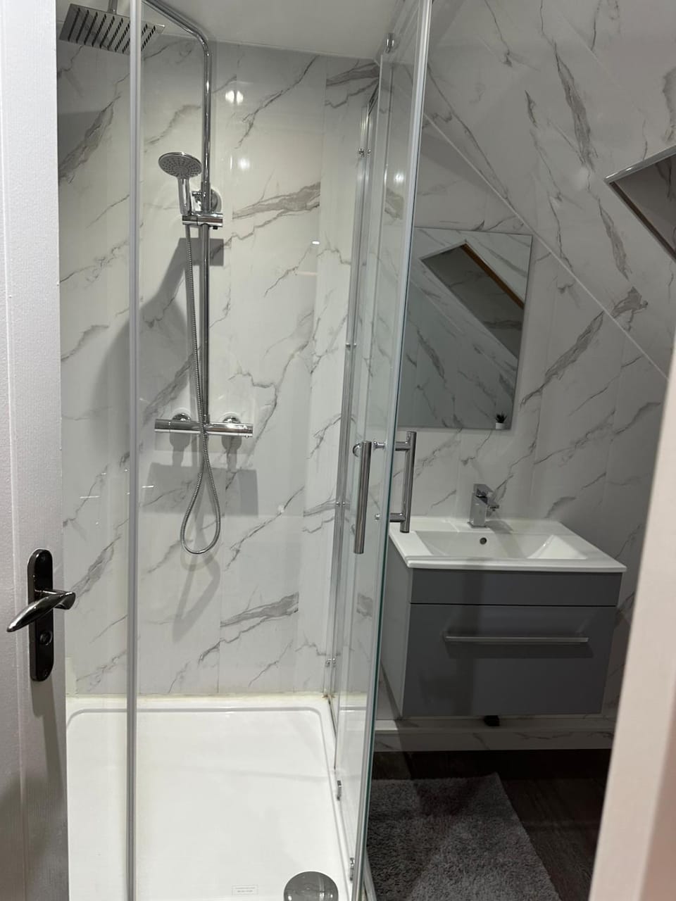 A Cosy and Luxurious Studioflat Apartment in Romford