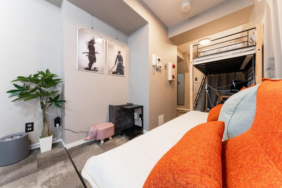 SHINBASHI Station A major hub station ideal for Tokyo sightseeing Numerous restaurants and eateries surround the station Enjoy your stay on the top floor of the building without worrying about noise Elevator available Apartment in Kanagawa Prefecture