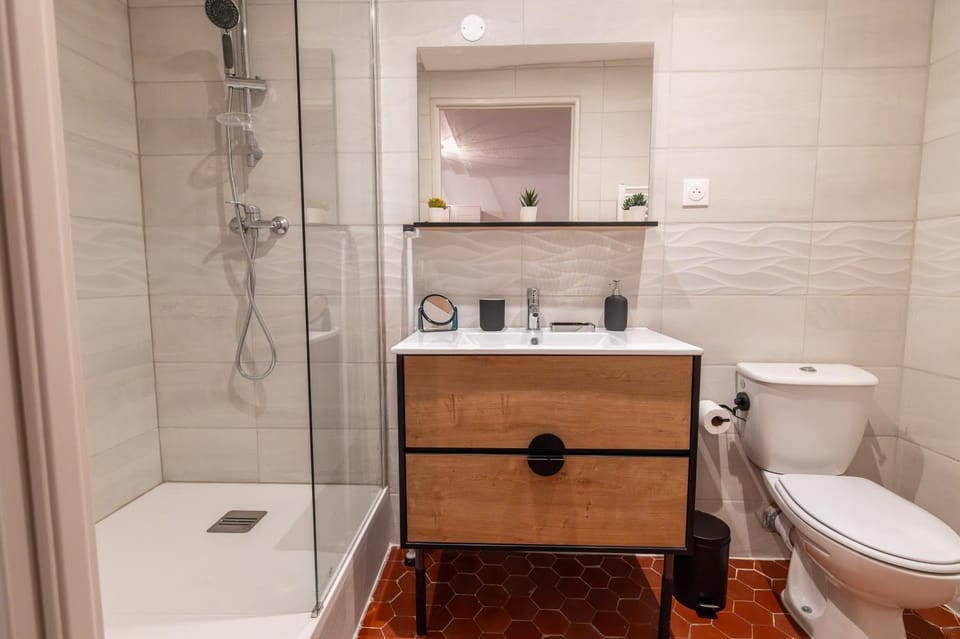 Shower, Toilet, Bathroom