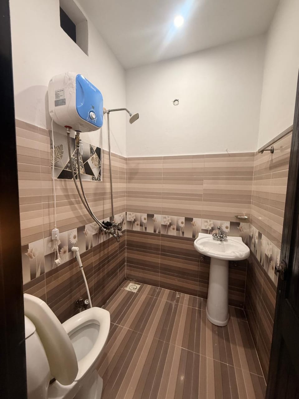 Zam zam Mall Joher Town Apartment in Lahore
