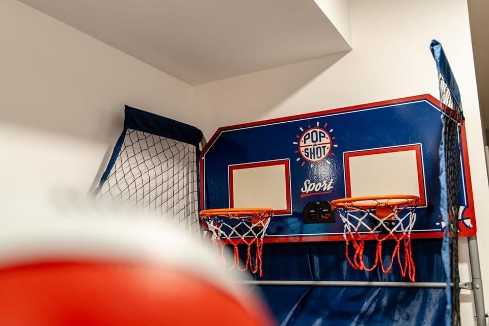 Game Room, Entertainment