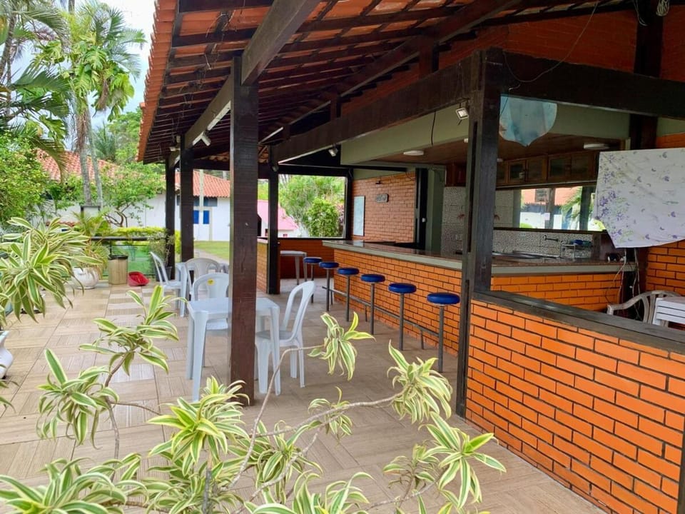 Restaurant/places to eat, Lounge or bar