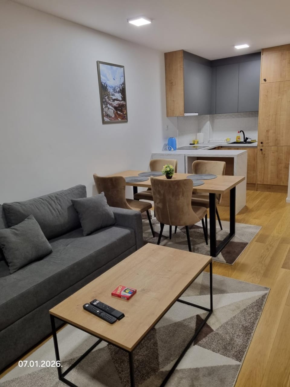 Kitchen or kitchenette, Living room, Seating area, Dining area