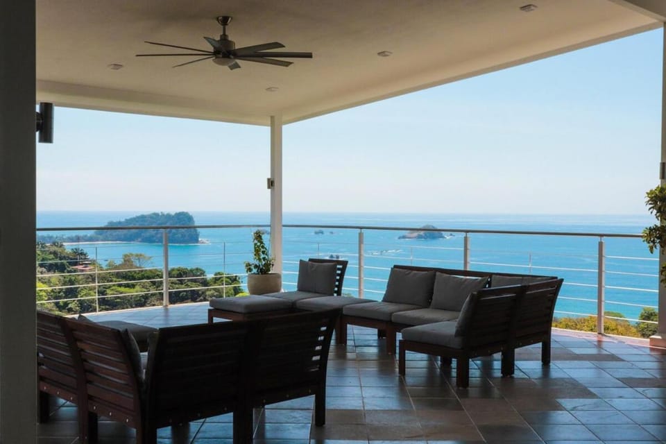 Luxury Ocean View Villa, perfect for MULTI-FAMILY vacations, WEDDINGS and RETREATS Villa in Quepos