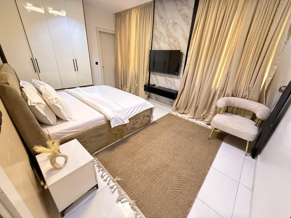 Bed, TV and multimedia, Photo of the whole room, Bedroom, wardrobe
