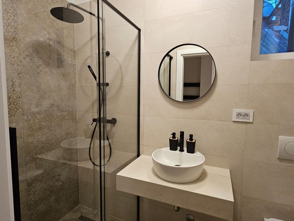 Shower, Bathroom