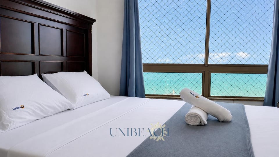 Bed, Bedroom, Sea view
