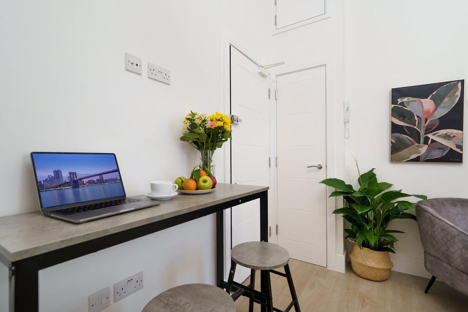 Stylish Camden Flat - Self Check-in, Sleeps 4 Apartment in London Borough of Islington