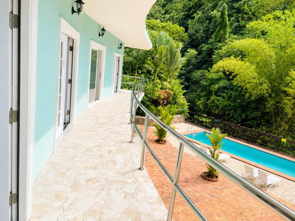 Torraille Waterfall Villas Apartment in Caribbean