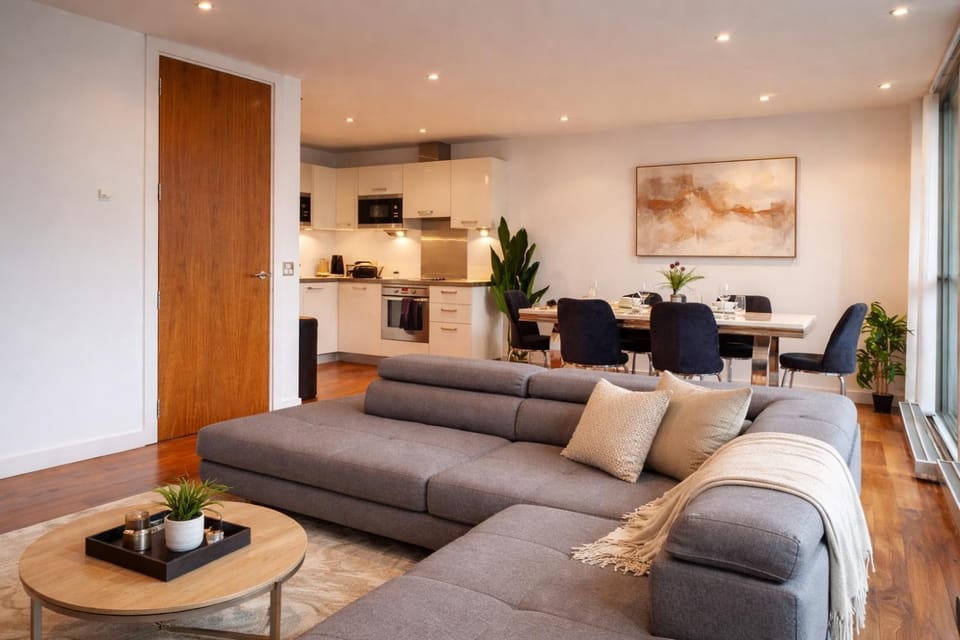 High-End Modern Two-Bedroom Apartment central Apartment in Salford