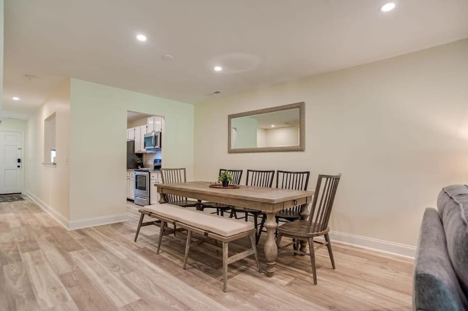 Updated 2BR Tennismaster-Pool, Free Beach Shuttle Villa in Hilton Head Island