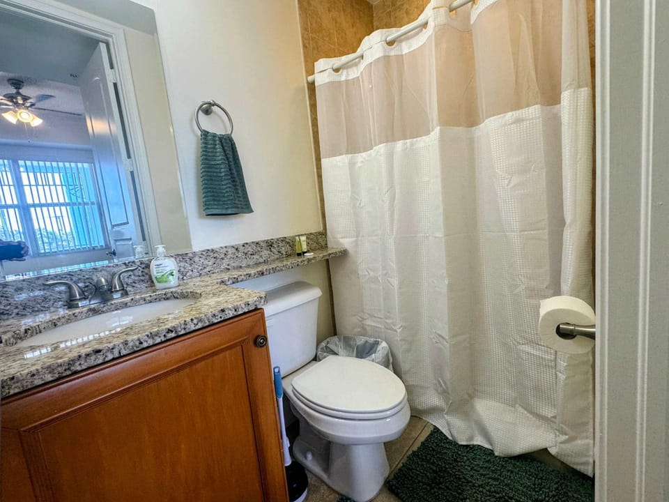 NEW Seaside Escape Queen Studio near Naples Inn in Bonita Springs