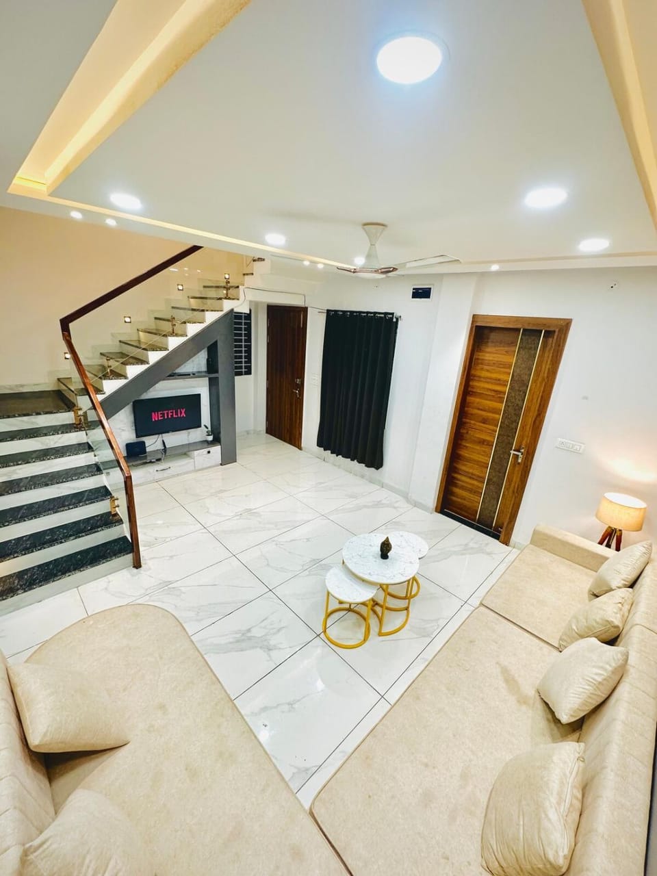 TV and multimedia, Living room, Seating area