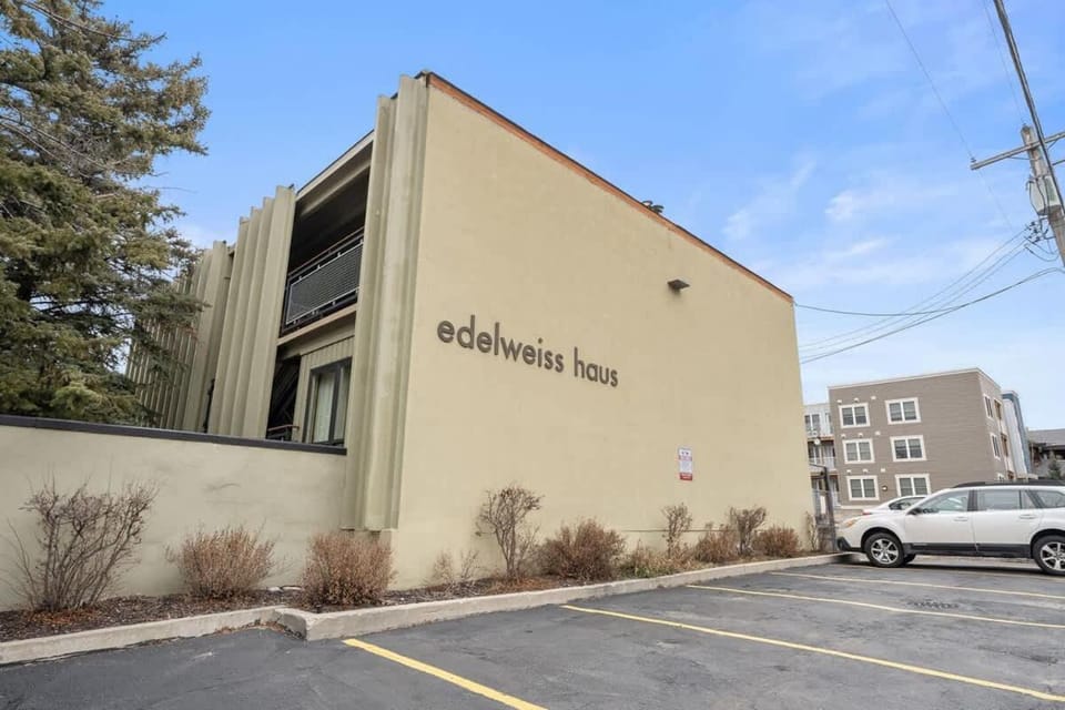 Park City Walk to Lifts Edelweiss Haus Condo House in Park City