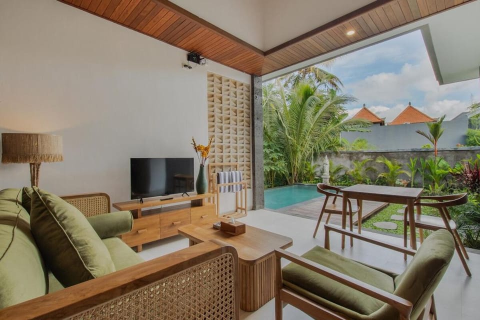 Communal lounge/ TV room, Living room, Seating area