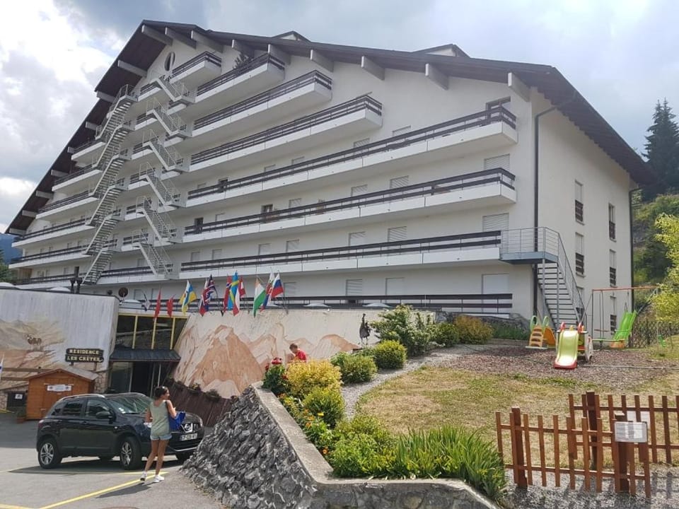 Property building, Facade/entrance