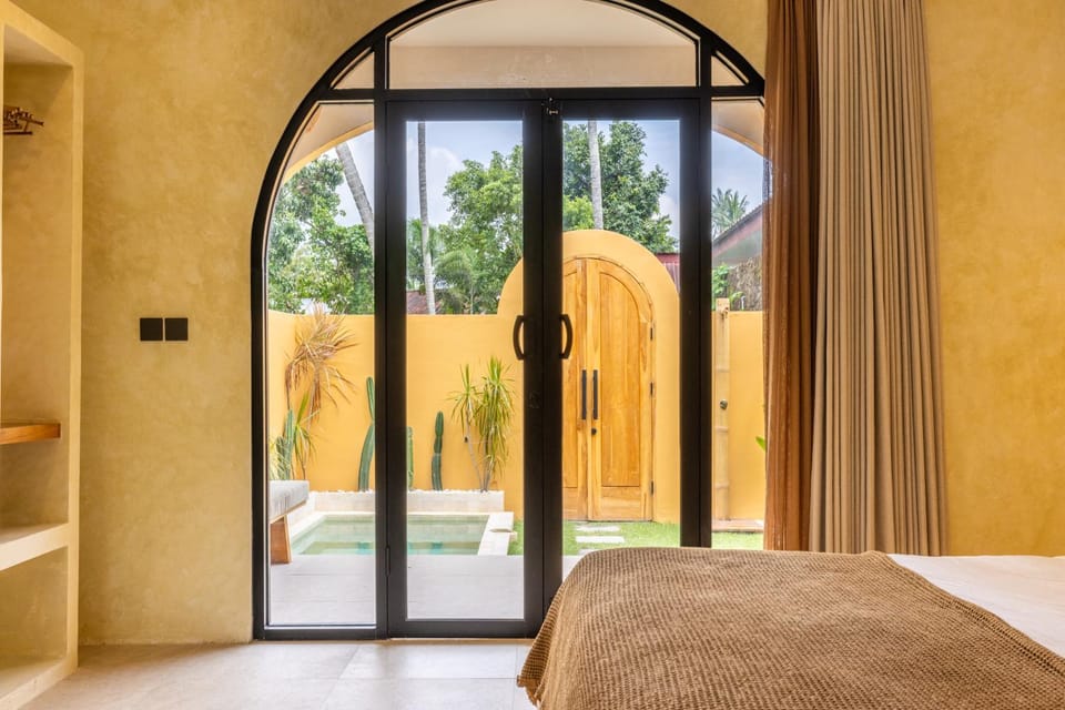 Bed, View (from property/room), Photo of the whole room, Bedroom, Pool view