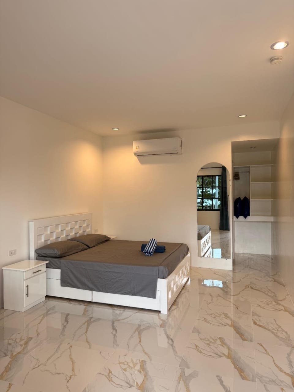 Bed, Photo of the whole room, Bedroom, towels, air conditioner