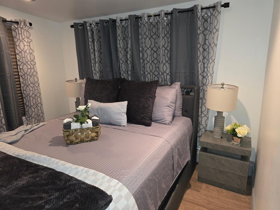 Private Garden Suite in Bayshore Apartment in Fire Island