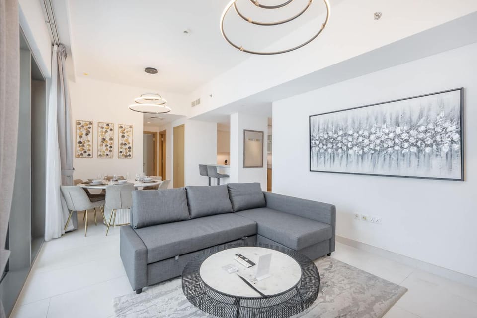 Free housekeeping visits during your stay - StayShort - 2 BR Apartment with Water Views in Dubai Creek Harbour Apartment in Dubai