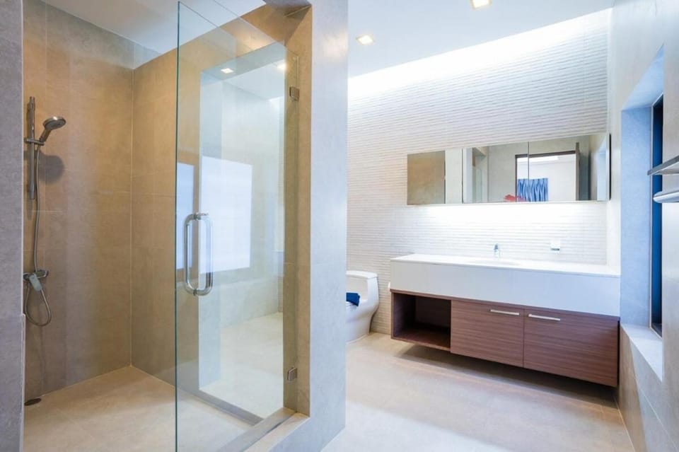 Shower, Toilet, Bathroom