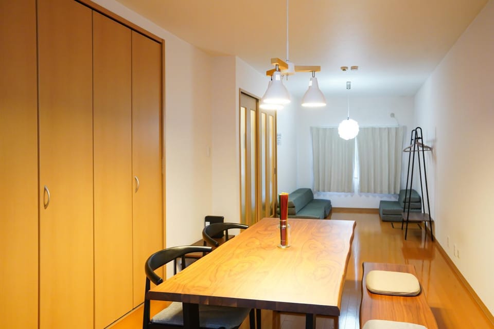 Ln36 神戸駅徒歩6分 最大14名宿泊可能な70平米メゾネット一軒家 Apartment in Kobe