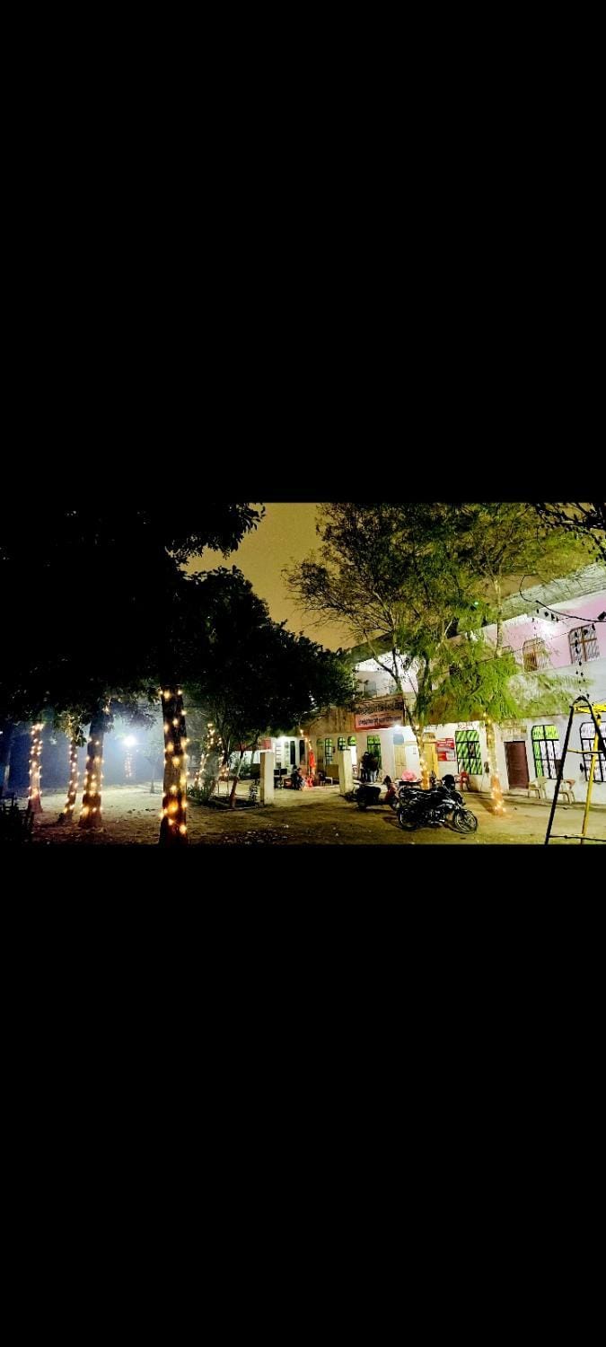 Teerthraj guest house Hostel in Uttar Pradesh