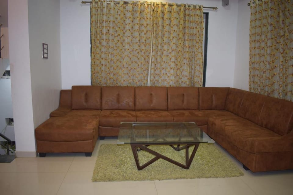 Communal lounge/ TV room, Bathroom, TV and multimedia, Balcony/Terrace, Balcony/Terrace, Living room, Seating area