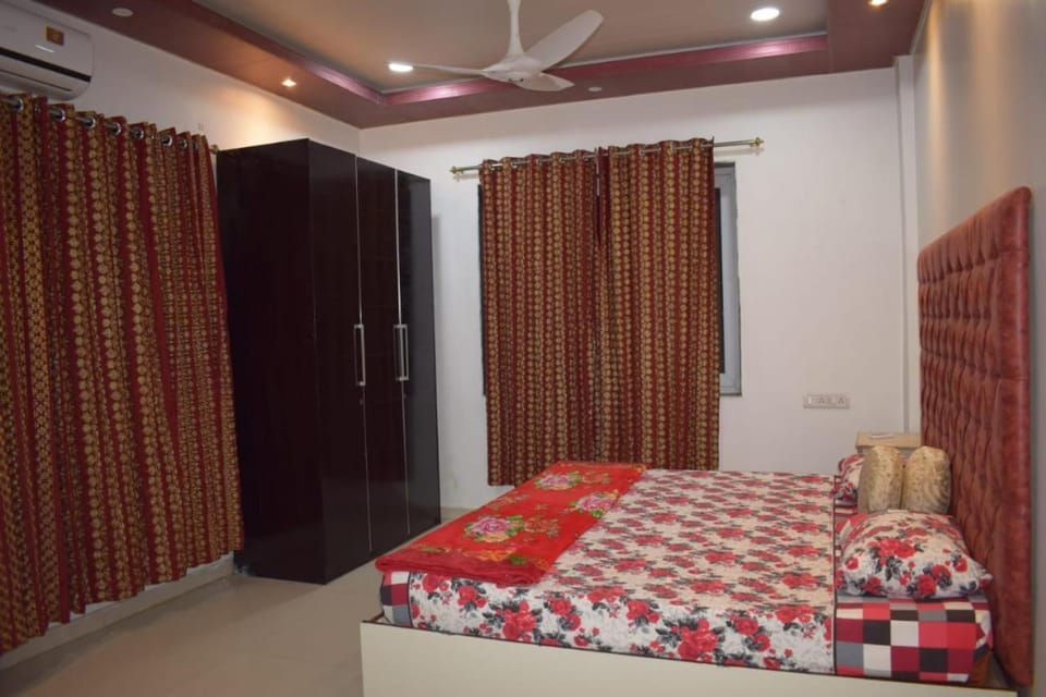 Bed, Photo of the whole room, Bedroom, wardrobe