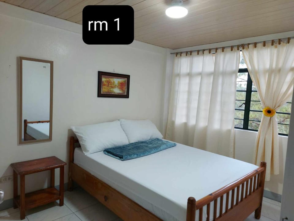 Stay Along the Road House in Baguio