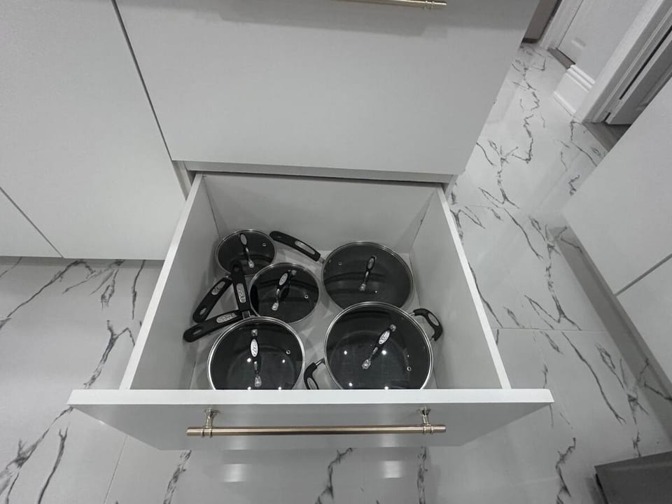 Spacious 2 Bedroom, 1 Bathroom Luxury Apartment Apartment in Halton Hills