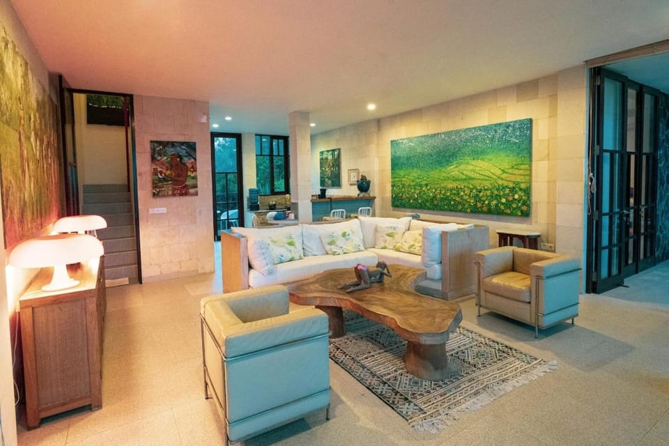 Living room, Seating area