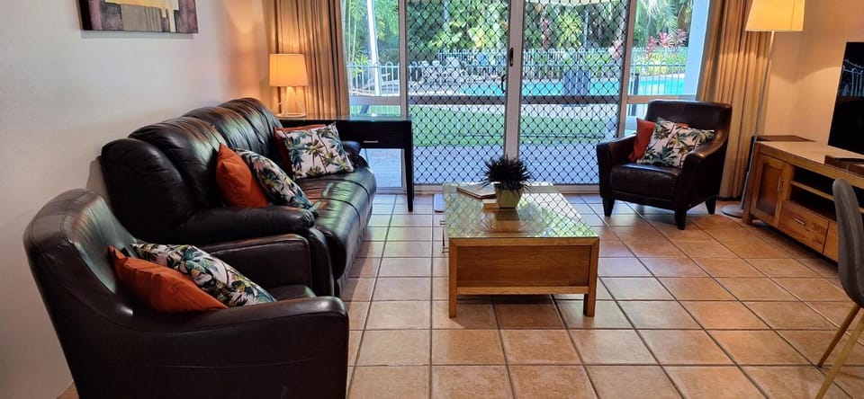 Tranquil Oasis Palm Cove Apartment in Palm Cove