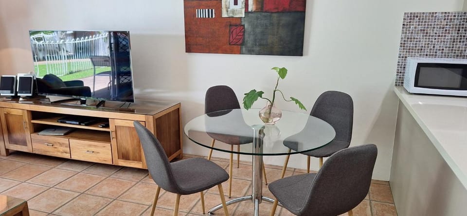 Tranquil Oasis Palm Cove Apartment in Palm Cove