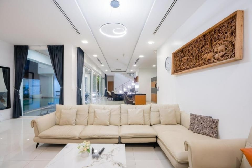 Living room, Seating area