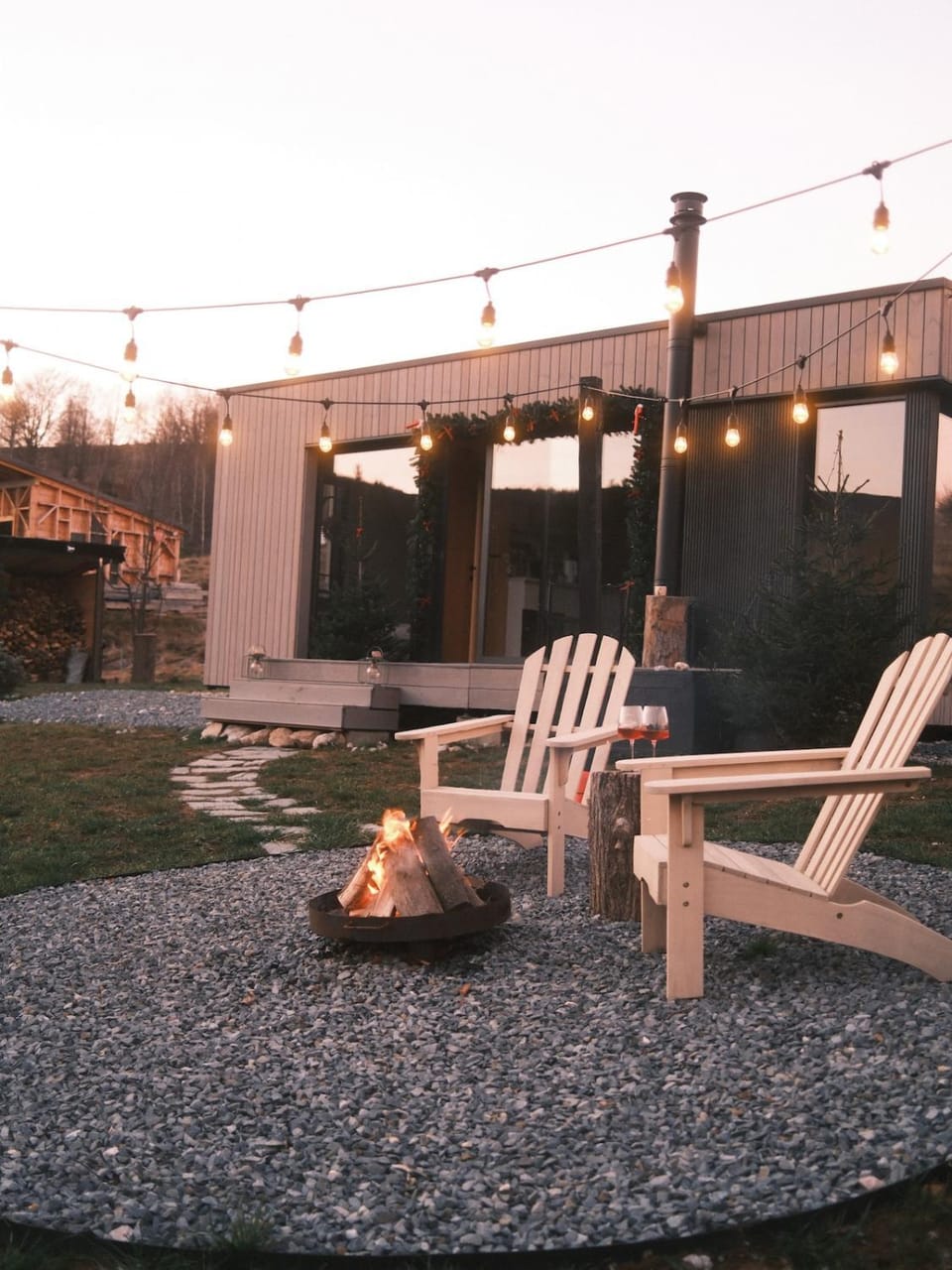 Kota Garana-Couples Mountain Hideaway with Hot Tub Villa in Timiș County