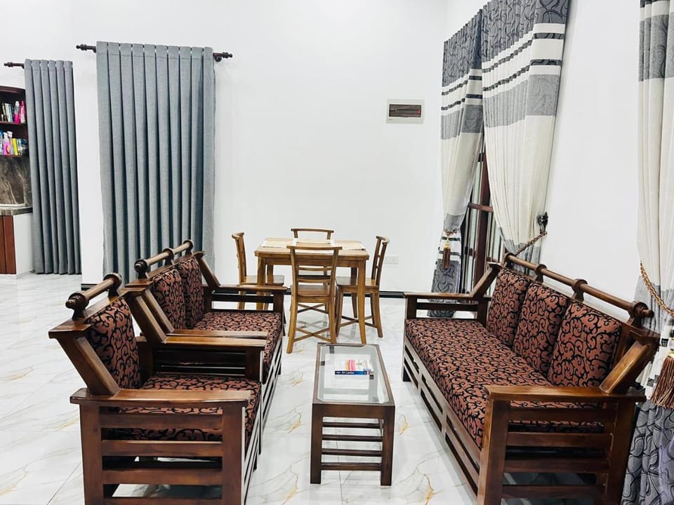 Saketha Villa, Thalpe - 500m to beach Villa in Southern Province