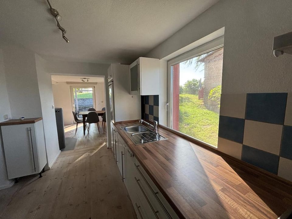 Kitchen or kitchenette, Seating area, Dining area